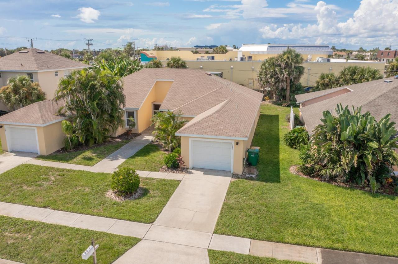 Hébergement de vacances Sunset Serenity - 3br Townhome With Outdoor Patio - New Hot Tub, Steps To Ocean Fun! *
