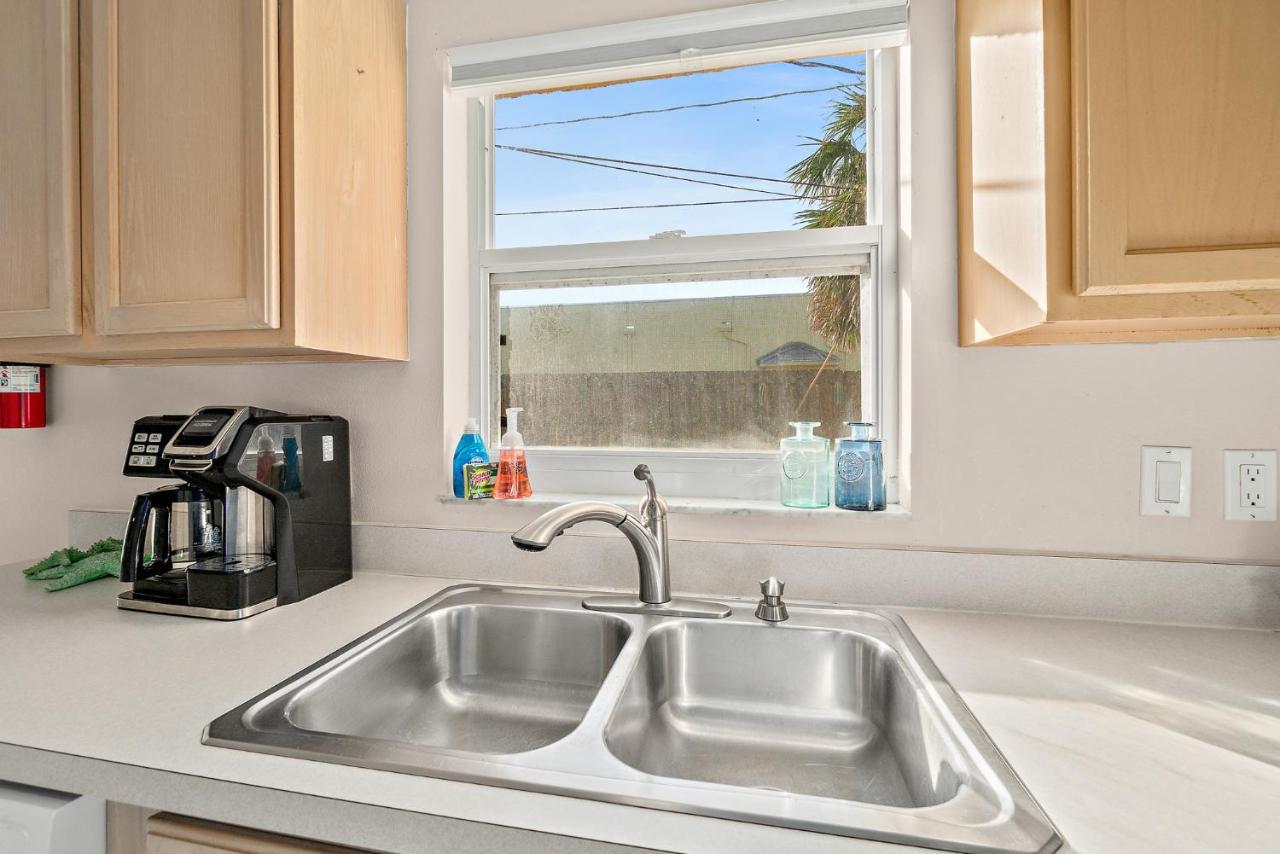 Sunset Serenity - 3br Townhome With Outdoor Patio - New Hot Tub, Steps To Ocean Fun! *